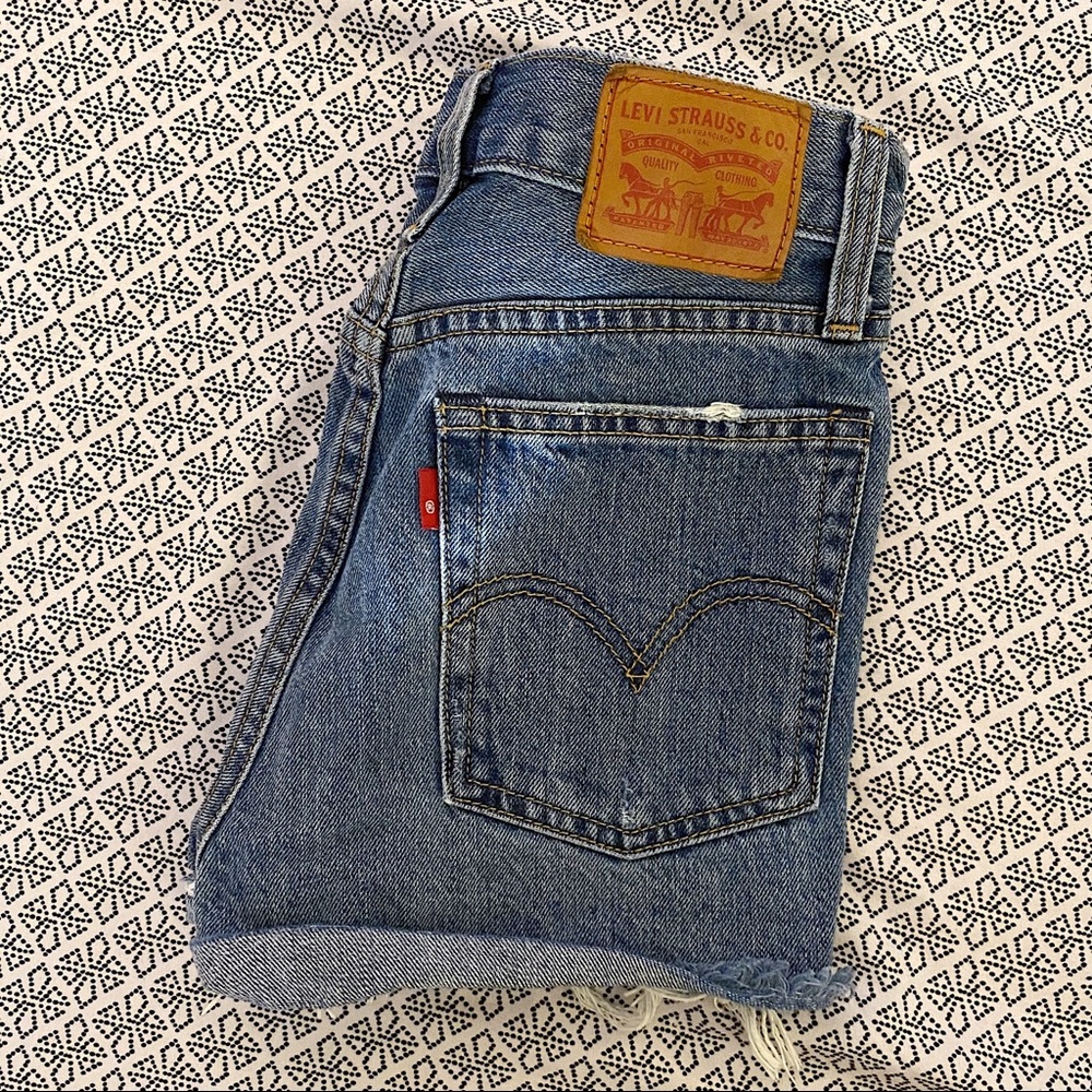 Levi’s Wedgie Denim Shorts URBAN OUTFITTERS size 1